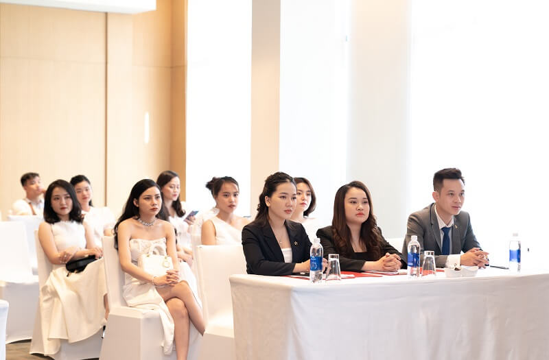 Nam Quân Medical cùng đại diện Viện thẩm mỹ DIVA ký kết hợp tác chiến lược. -11 Nam Quân Medical cùng đại diện Viện thẩm mỹ DIVA ký kết hợp tác chiến lược. -11
