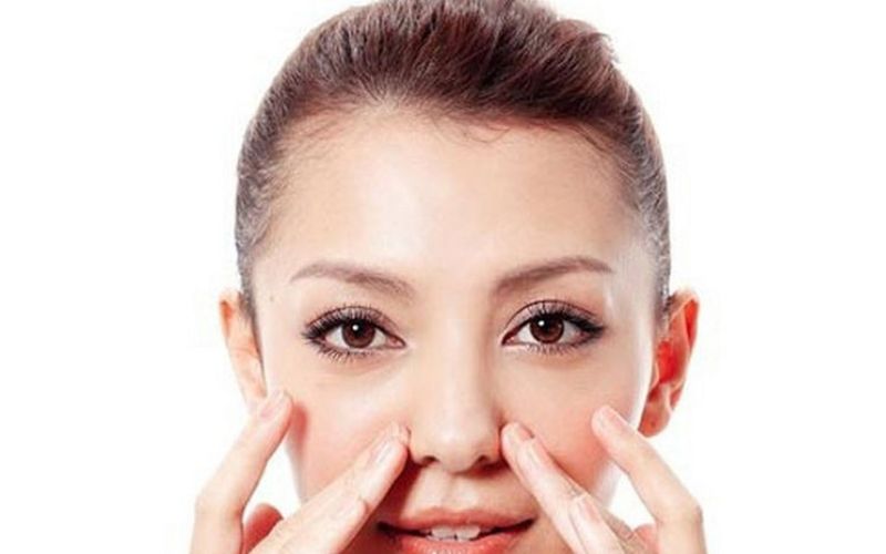 Bạn có thể kết hợp bấm huyệt để mang lại hiệu quả cao nhất