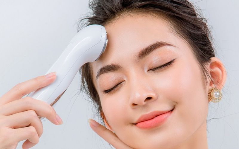 cách massage nâng cơ mặt -12