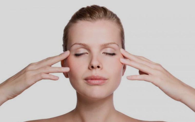 Cách massage này giúp giảm thiểu tình trạng chảy xệ vùng trung tâm mặt