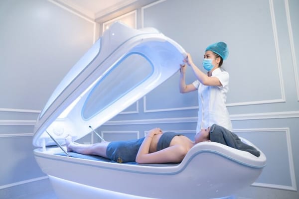 Máy phi thuyền tắm trắng hồng ngoại giúp cải thiện làn da đen sạm trở nên trắng sáng hơn